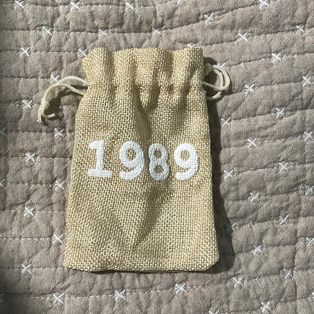 1989 perfume bag